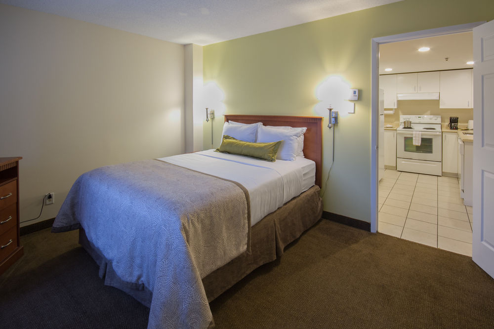 Candlewood Suites Montreal Downtown Centre Ville image 1